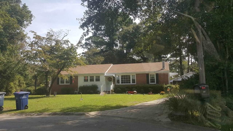 300 Woodhaven Dr, Jacksonville, NC 28540 - photo 1