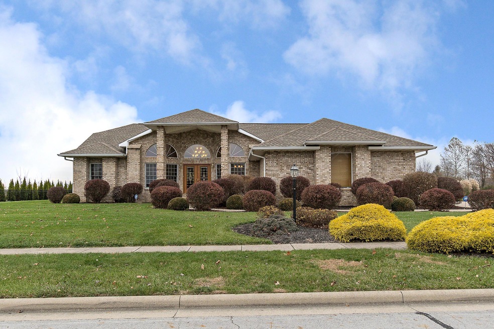 1380 Eastwood Dr, Circleville, OH 43113 - photo 1