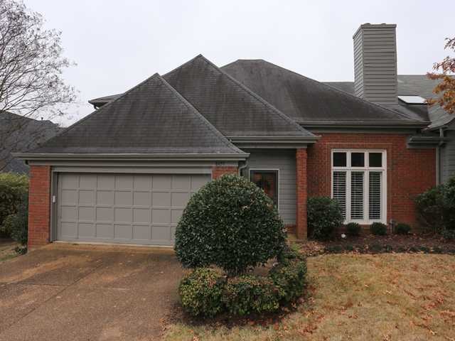 Very well maintained home has been painted on the 