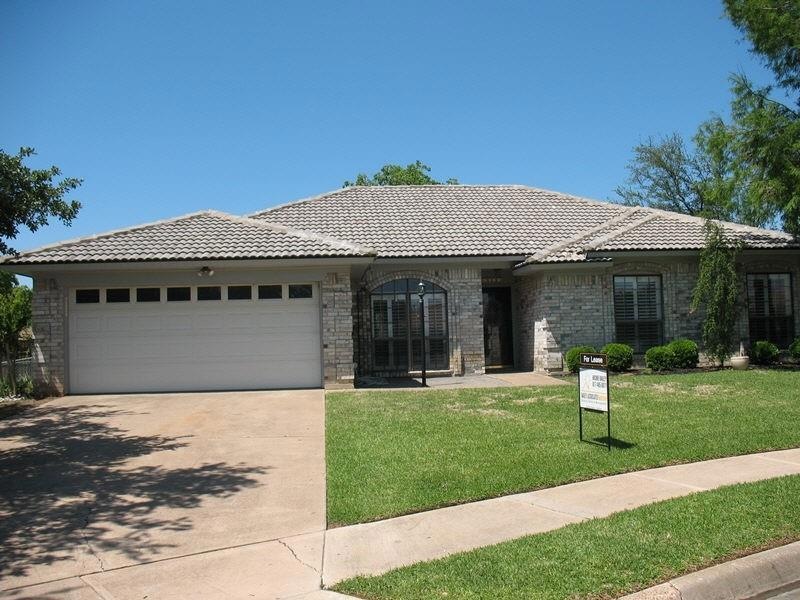 313 Shenandoah Ct, Bedford, TX 76021 - photo 1