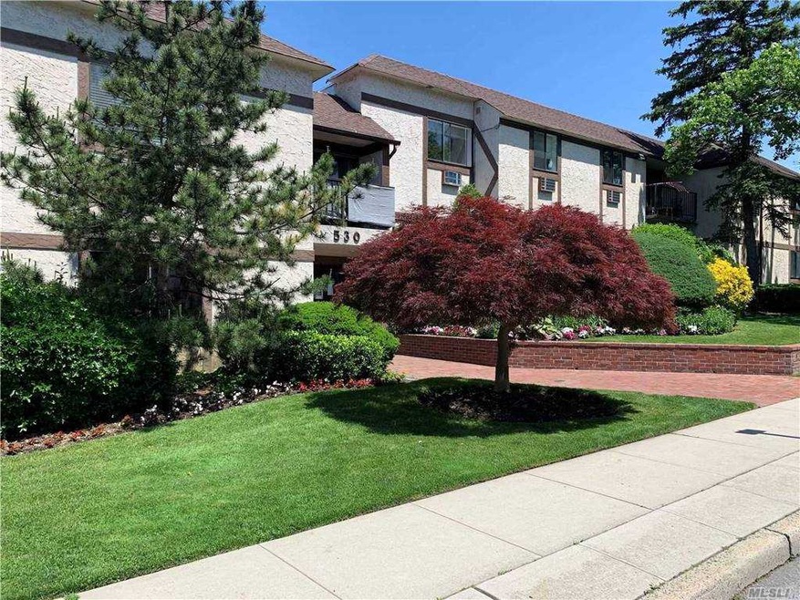 530 Hudson Ave unit B3, Cedarhurst, NY 11516 - photo 1