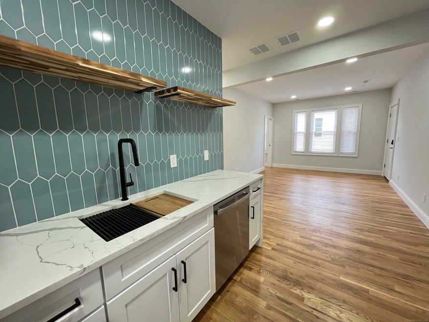 82 Howard Ave unit 2R, New Haven, CT 06519 - photo 1