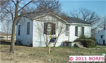 $45,000.00 buys this 2 bedrooms, 1 bath, with a la