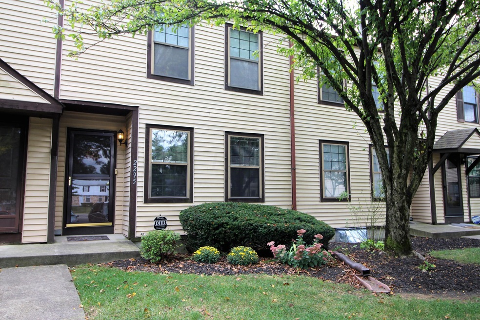 2295 Laurelwood