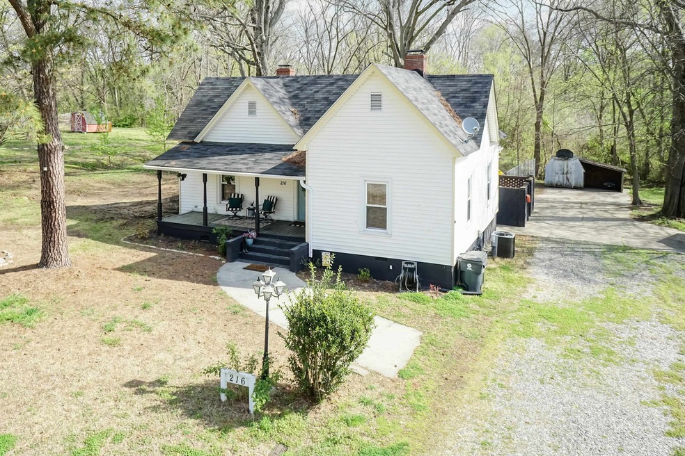 216 Coleman St, Oxford, NC 27565 - photo 1