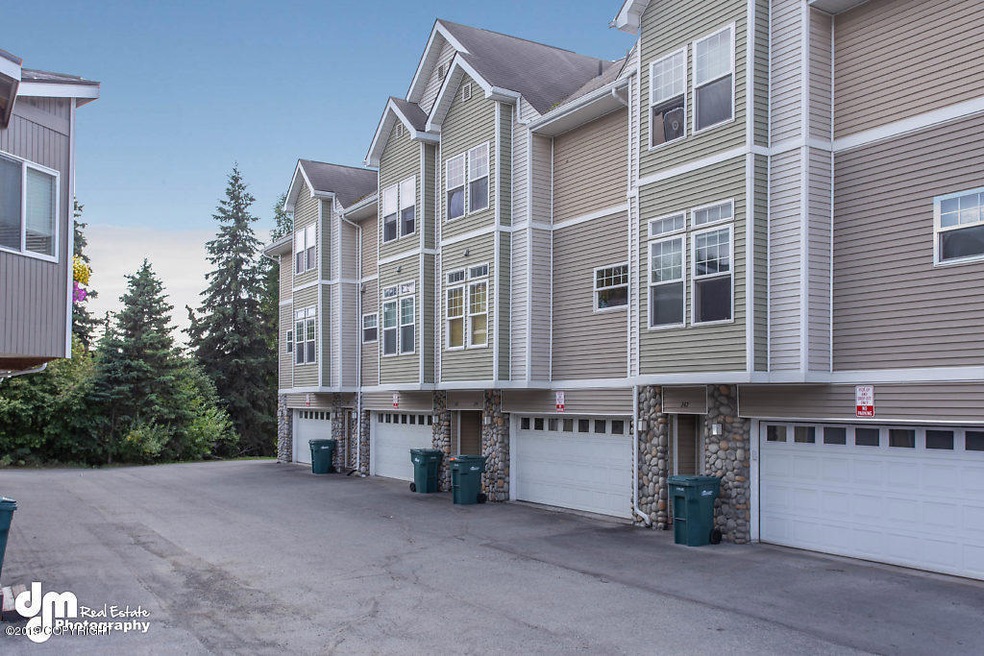 Exterior Front 5151-SMALL