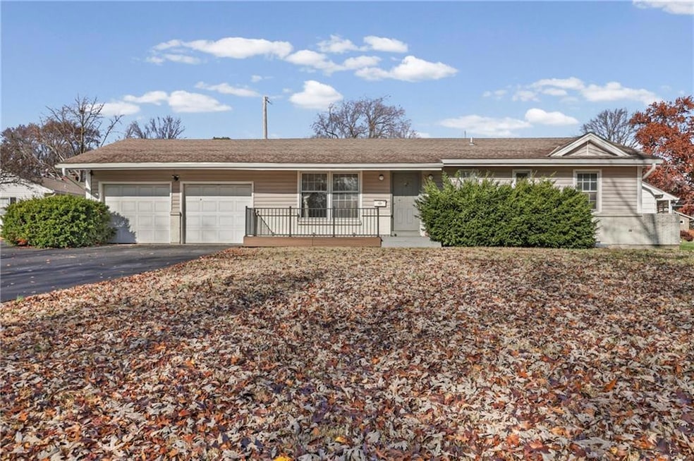 8400 W 93rd St, Overland Park, KS 66212 - photo 1