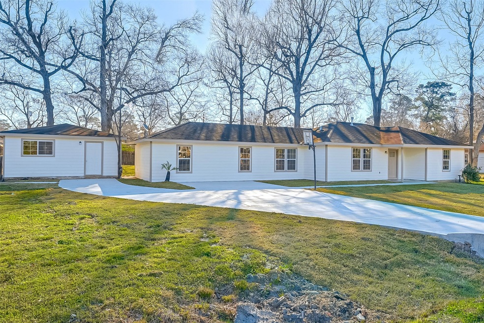 10326 Wicklowe St, Houston, TX 77016 - photo 1