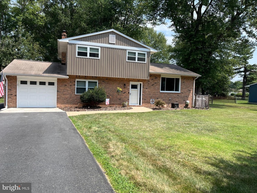 4427 Willow Tree Ln, King George, VA 22485 - photo 1