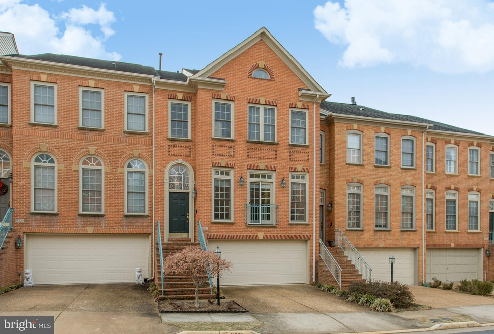 8031 Kidwell Hill Ct, Vienna, VA 22182 - photo 1