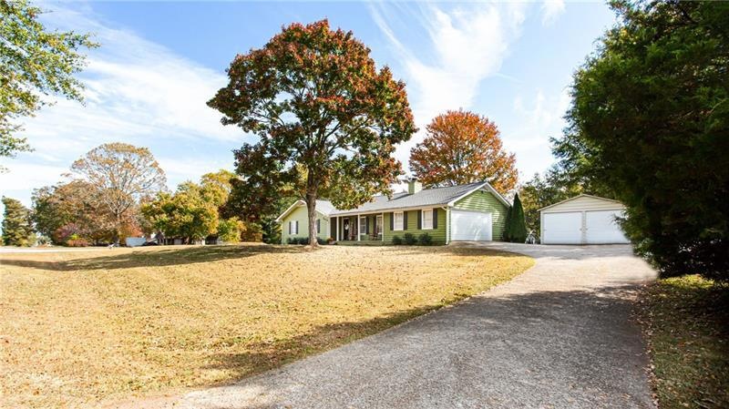 One level living with 4-6+ car capacity, boat or r