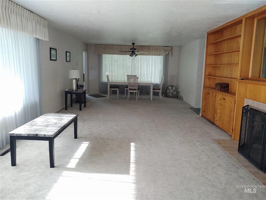 878 Wendell St, Twin Falls, ID 83301 - photo 1