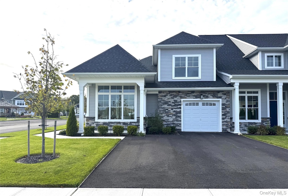 Country Pointe Meadows unit 329, Yaphank, NY 11980 - photo 1