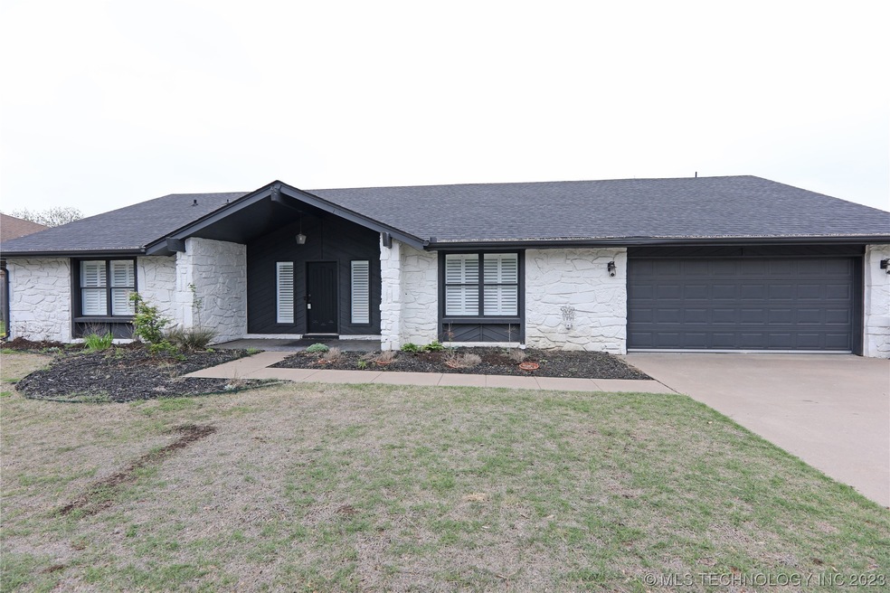 2533 Chapel Hill Rd, Bartlesville, OK 74006 - photo 1