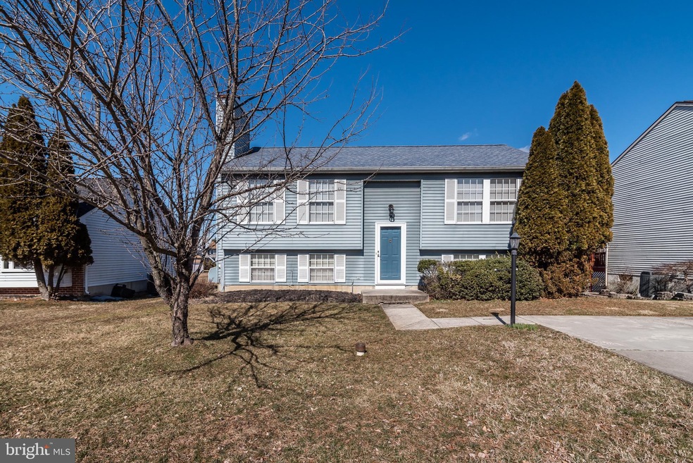 10 Braided Whip Ct, Windsor Mill, MD 21244 - photo 1