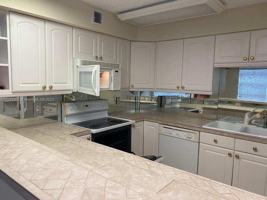 unlisted-address, Davie, FL 33324 - photo 1