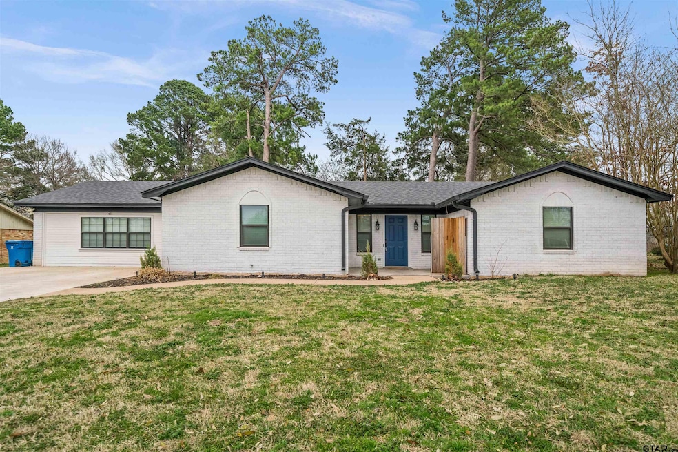 2804 2804 Redbud, Kilgore, TX 75662 - photo 1