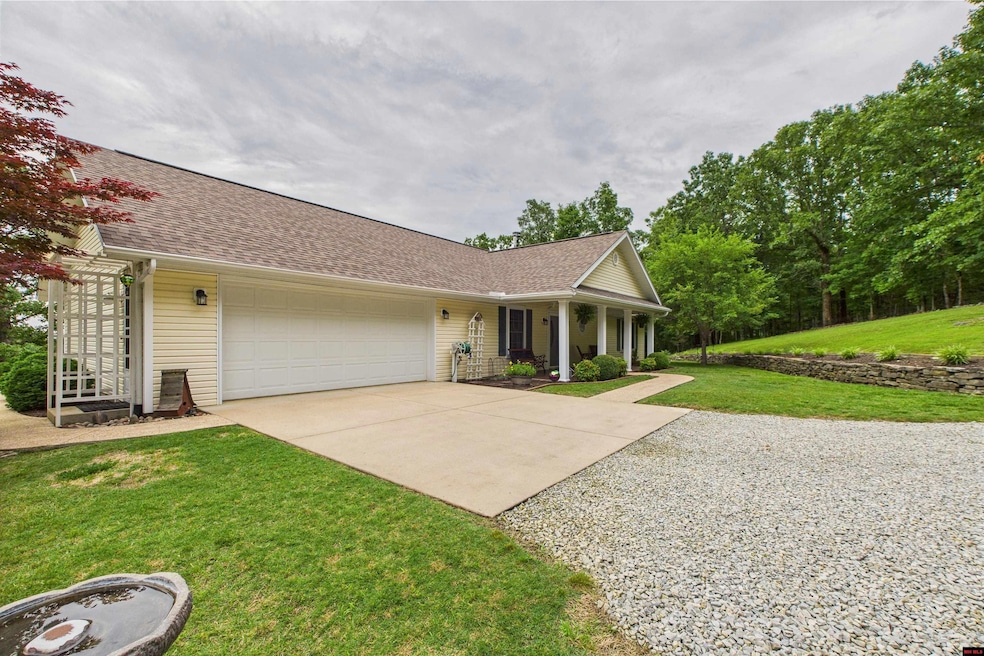 Under Contract $424,900