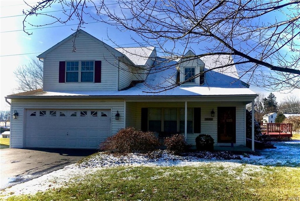 1650 Lamplighter Dr, Macungie, PA 18062 - photo 1