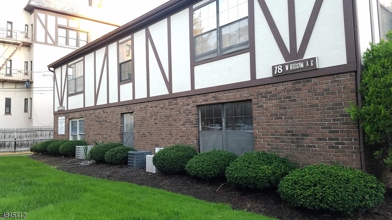 78 W Hudson Ave, Englewood, NJ 07631 - photo 1