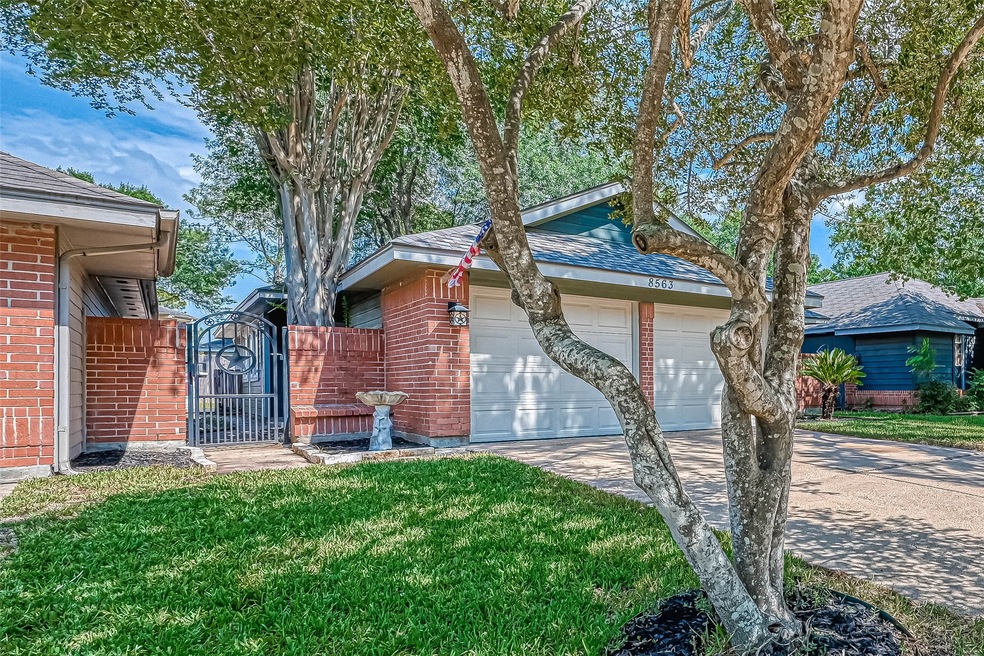 8563 Laurel Trails Dr, Houston, TX 77095 - photo 1