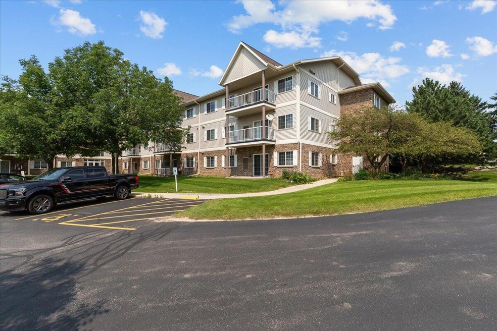 140 W Commerce #304