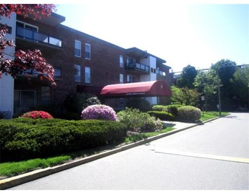 44 Broadlawn Park unit 12A, Chestnut Hill, MA 02467 - photo 1