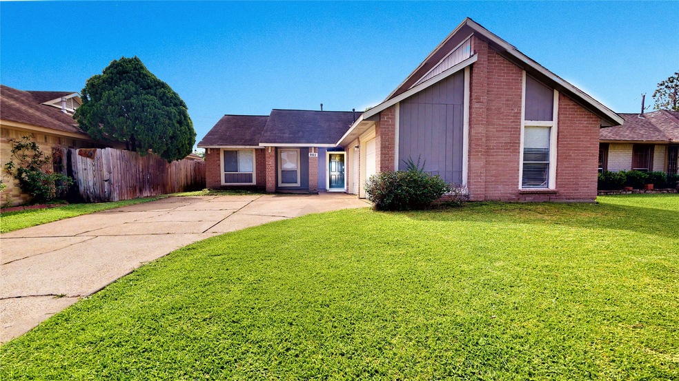 9502 Kingspass St, Houston, TX 77075 - photo 1