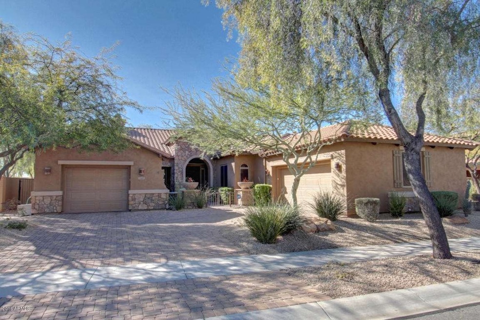 Front Of Home / 3 Car Garage