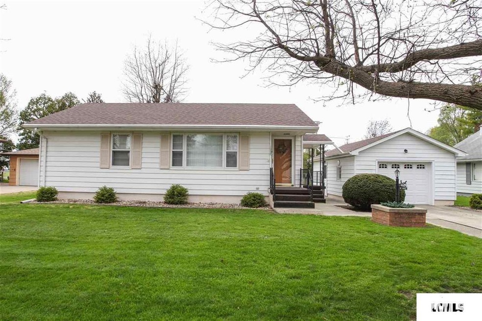 1325 Pulaski St, Lincoln, IL 62656 - photo 1