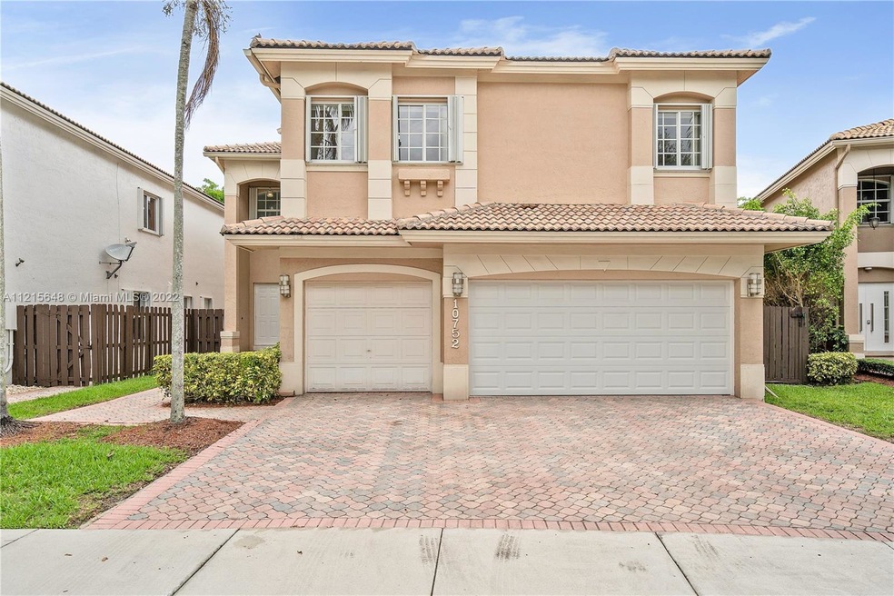 10752 NW 71st St, Doral, FL 33178 - photo 1