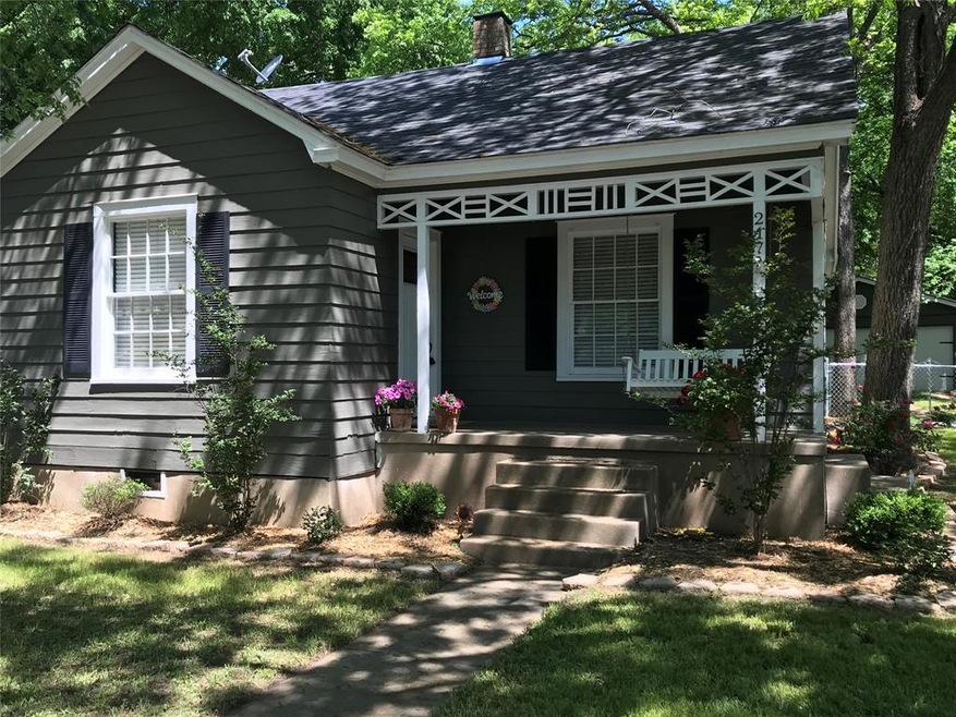 217 W Murray St, Denison, TX 75020 - photo 1