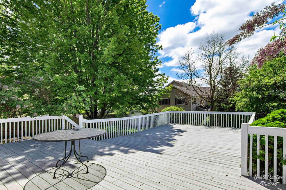 209 Crystal Lake Rd, Lake In the Hills, IL 60156 - photo 1