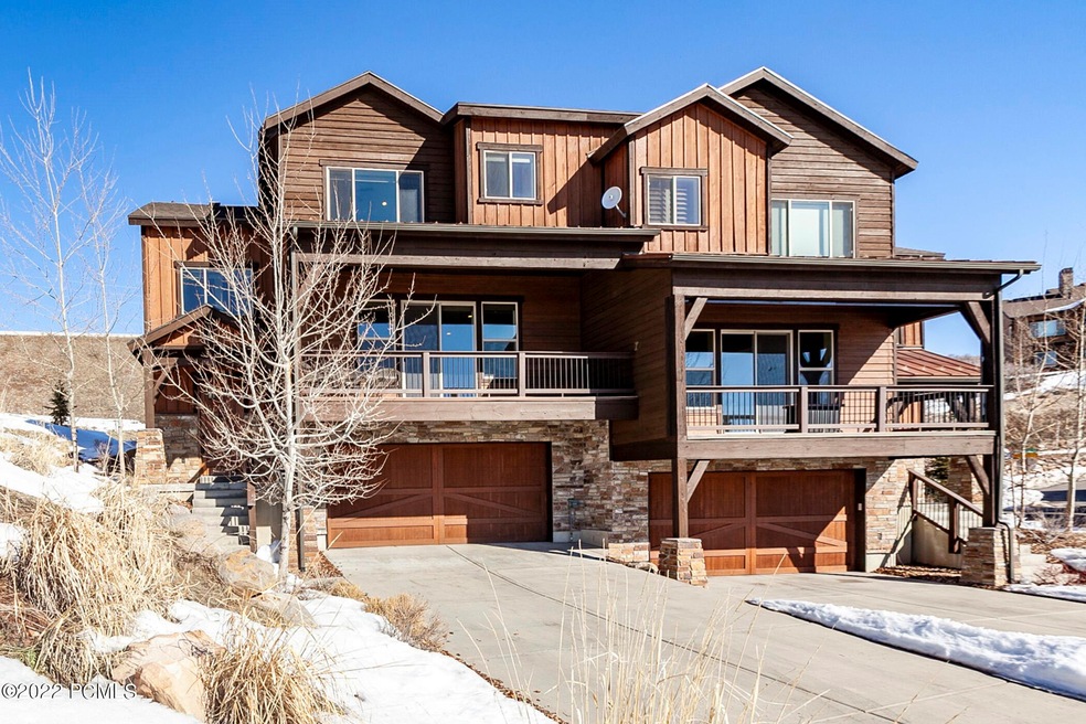 0_Exterior_high_3810955