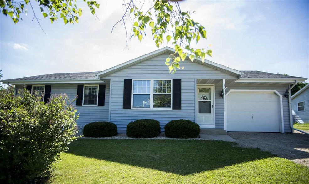 55 Countryside Dr, Evansville, WI 53536 - photo 1