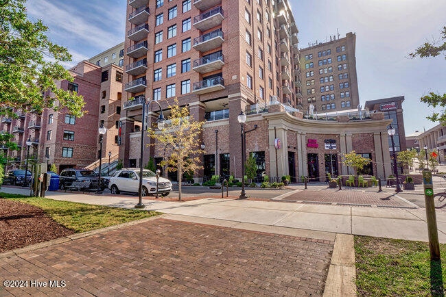 For Sale $975,000