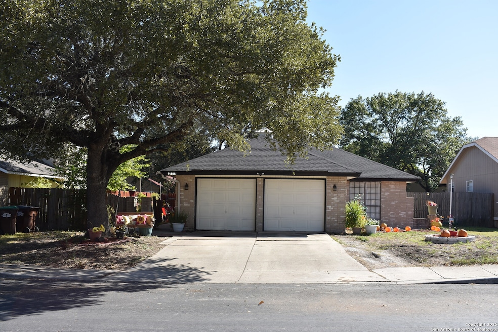11406 Hatchet Pass Dr, San Antonio, TX 78245 - photo 1