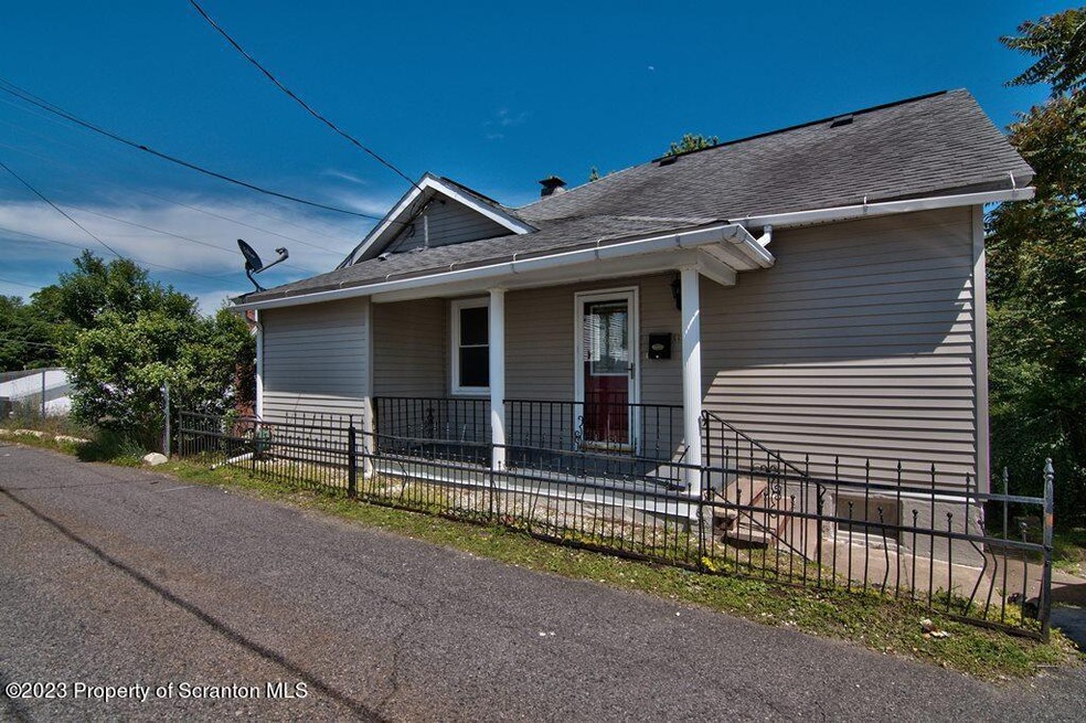 1122 Farber Ct, Scranton, PA 18510 - photo 1