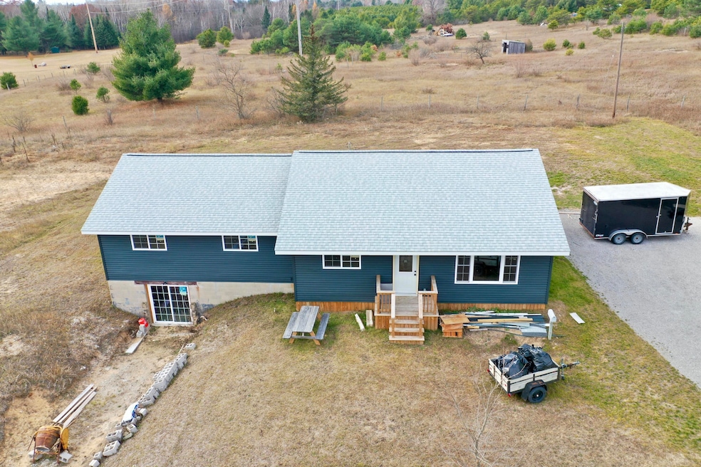 955 N F-41, Lincoln, MI 48742 - photo 1