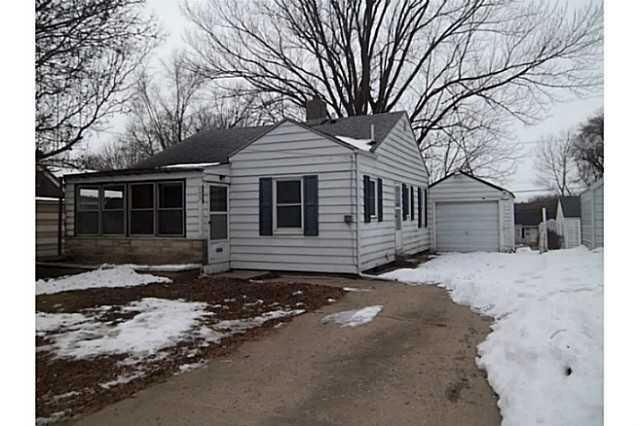 533 W 9th St N, Newton, IA 50208 - photo 1