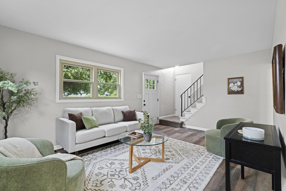 986 Loretta Ave, Columbus, OH 43211 - photo 1