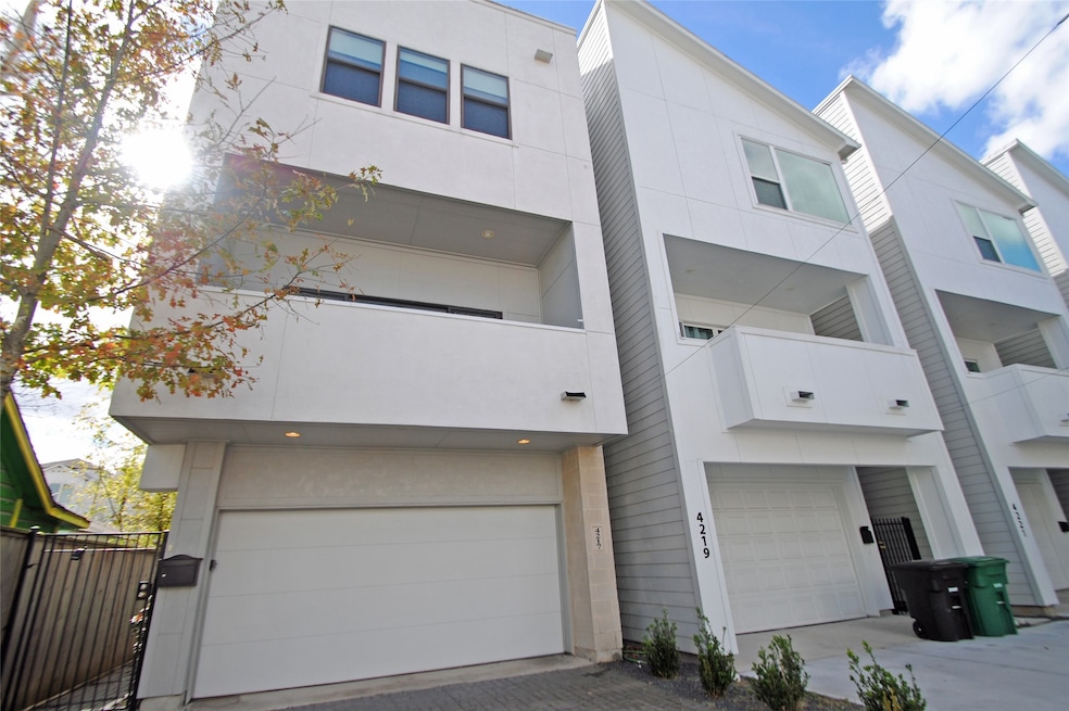 4217 Eli St, Houston, TX 77007 - photo 1