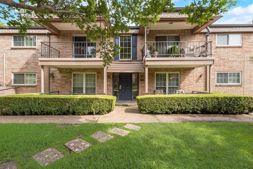 For Rent $1,975/month • Co-Listing Agent