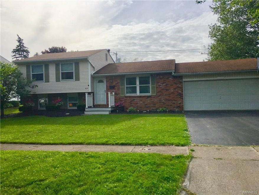 834 Fairmont Ave, North Tonawanda, NY 14120 - photo 1