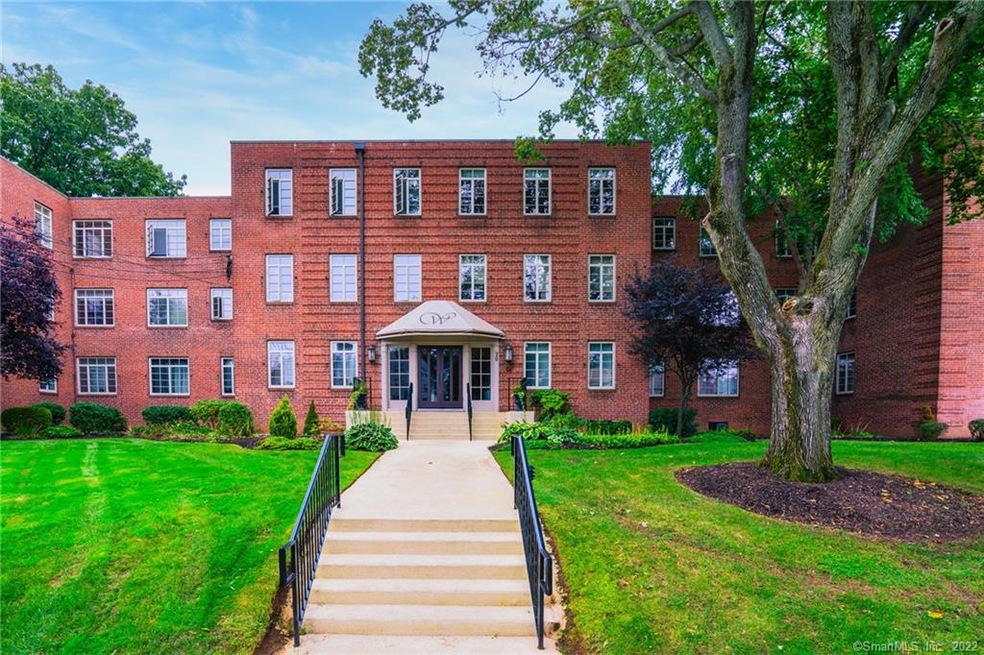 20 Outlook Ave unit 303, West Hartford, CT 06119 - photo 1