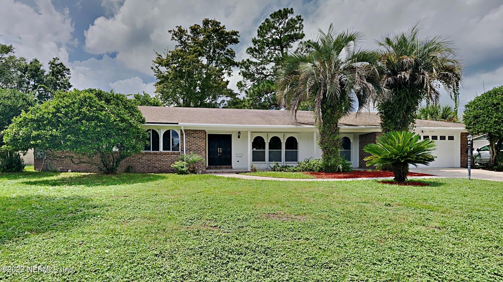 5628 Fort Sumter Rd, Jacksonville, FL 32210 - photo 1
