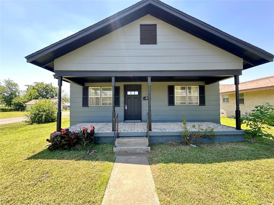 1602 N Beard Ave, Shawnee, OK 74804 - photo 1