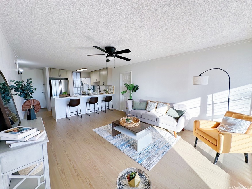 Livingroom & kitchen overview