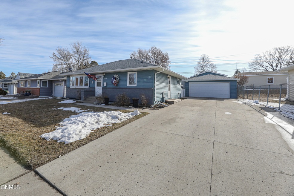 1819 N 8th Street-01