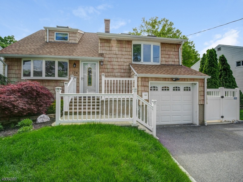 178 Mcfarlane Rd, Colonia, NJ 07067 - photo 1